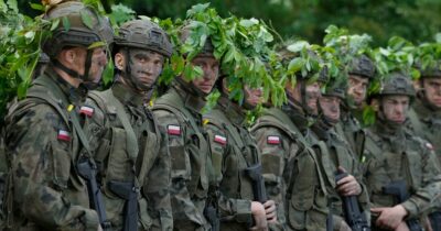 Copertina di Polonia: “I droni russi nei nostri cieli sono un test sulla reattività della Nato”. Ma sul secondo sconfinamento fa dietrofront: “Non confermato”