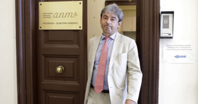 Copertina di Pnrr giustizia in ritardo, l’Anm: “Noi mai consultati né ascoltati, ora il governo non ci chieda di supplire ai suoi vuoti”