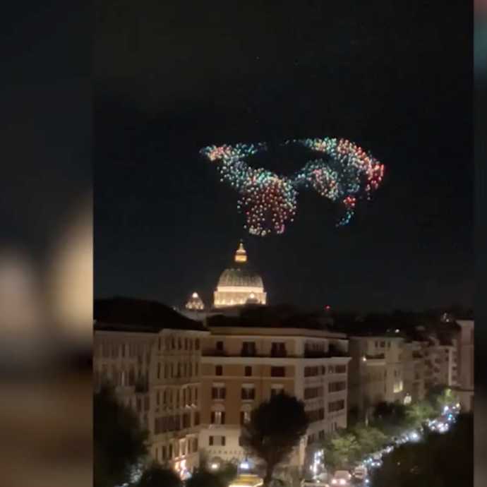 San Pietro illuminata da tremila droni per Grace for the World: le immagini dello spettacolo