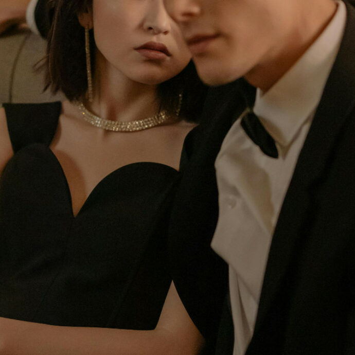 “Mi piace la sorella della mia futura moglie, il matrimonio sta diventando un incubo”: l’uomo disperato scrive alla posta del cuore di Coleen Nolan