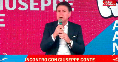 Copertina di Conte alla Festa del Fatto: “Meloni alza i toni sull’omicidio di Kirk per nascondere le difficoltà del Paese”