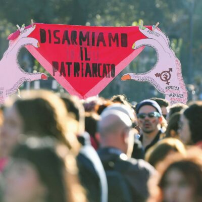 Copertina di “Noi, le sindache di Calabria contro violenze e maschilisti”