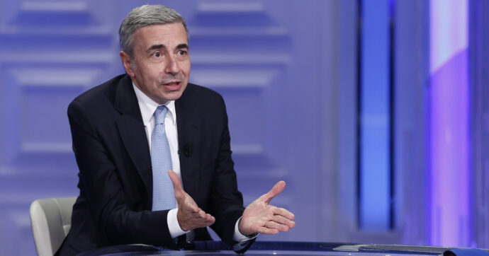 Luca Richeldi, il primario patteggia 11 mesi per violenza sessuale. La vittima: “Denunciare sempre e andare avanti”