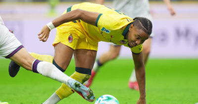 Copertina di L’Aia riconosce l’errore sul rigore non dato al Milan, l’arbitro Marcenaro e il Var Fabbri saranno fermati: la motivazione