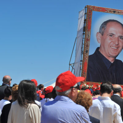 Copertina di “Grazie a don Puglisi sono diventato un uomo nuovo. Per lo Stato sono un ex testimone di giustizia, ma rischio ancora”