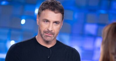 Copertina di Raoul Bova a Verissimo: “Ho rifiutato le minacce e un tentativo di estorsione. La violenza che ho visto sui social mi ha fatto male. Vado in giro a testa alta”