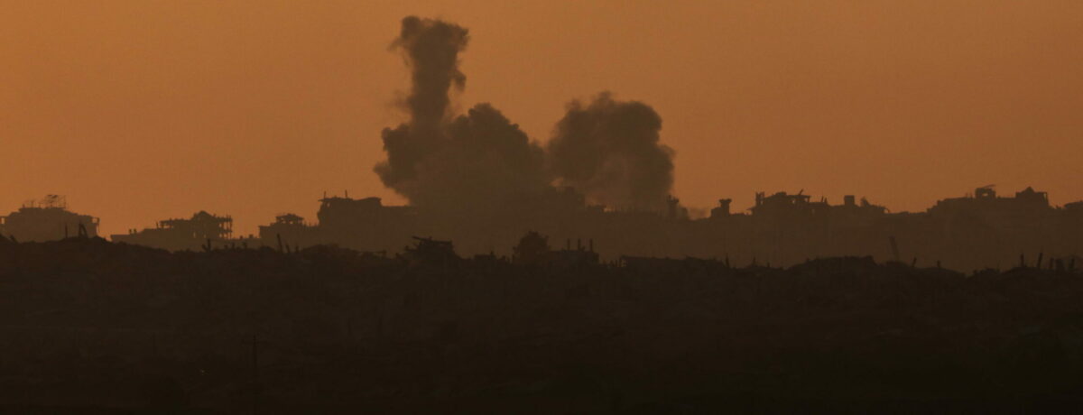 Copertina di I carri armati di Israele entrati nel cuore di Gaza City. Raid con droni ed elicotteri. Trump: "Hamas non usi ostaggi come scudi"