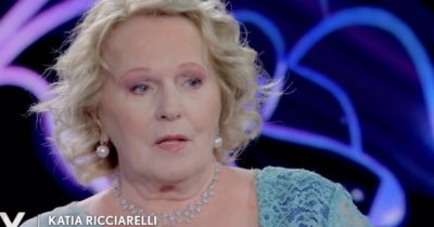 Copertina di “La segretaria di Pippo Baudo non mi ha informata della sua morte. Se lo avessi saputo prima, avrei buttato giù la porta”: Katia Ricciarelli a Verissimo