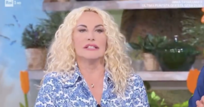 Copertina di “Mi ha colpito la storia del 14enne Paolo suicida a causa del bullismo. Molto dipende da noi genitori, ma anche dagli insegnanti”: l’appello di Antonella Clerici