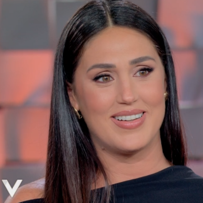 “Con Belen non è successo niente di grave. La mia gravidanza? Mi sono dovuta fare aiutare dalla scienza, mi sono convinta ed è andata bene”: parla Cecilia Rodriguez