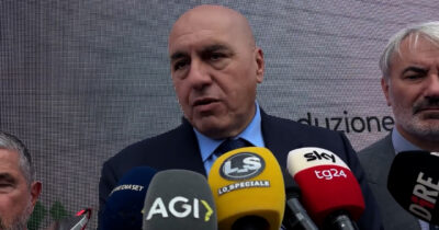 Copertina di Crosetto: “Non siamo pronti a un attacco russo. Dobbiamo mettere il Paese nella condizione di difendersi”