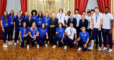 Copertina di Mattarella ai giovani azzurri del basket: “I commenti razzisti miseri atti di inciviltà, segnalano l’importanza del fare sport insieme”