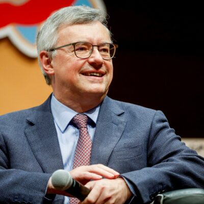 Copertina di Alessandro Barbero: “San Francesco era un uomo di teatro e morì tormentato”