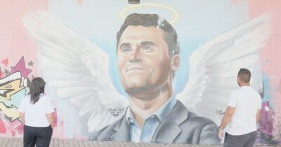 Copertina di Polizia a caccia dei post anti Kirk. “C’è forte rischio emulazione”