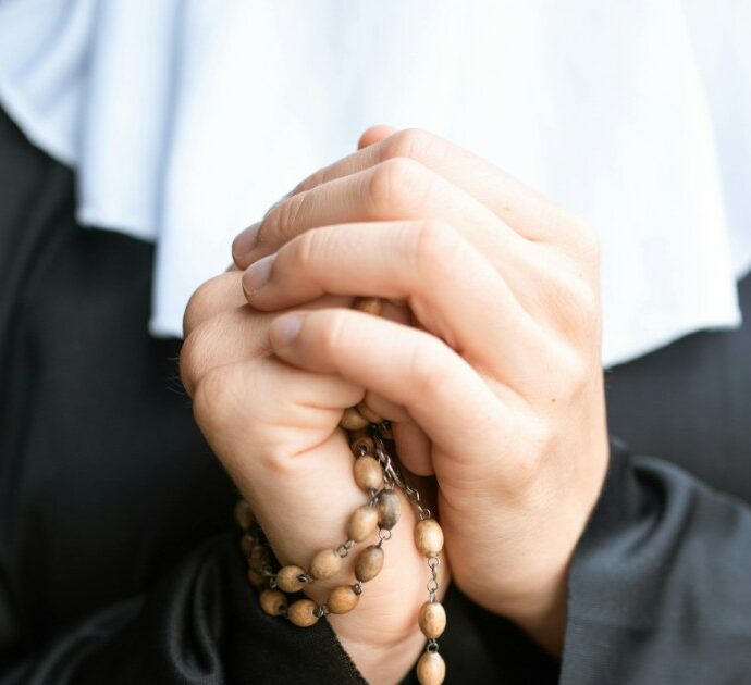 “Non moriremo in ospizio”: tre suore scappano dalla casa di riposo per tornare nel vecchio convento abbandonato