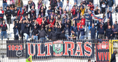 Copertina di Perché il Crotone Calcio è finito in amministrazione giudiziaria: tutte le intercettazioni dietro la decisione