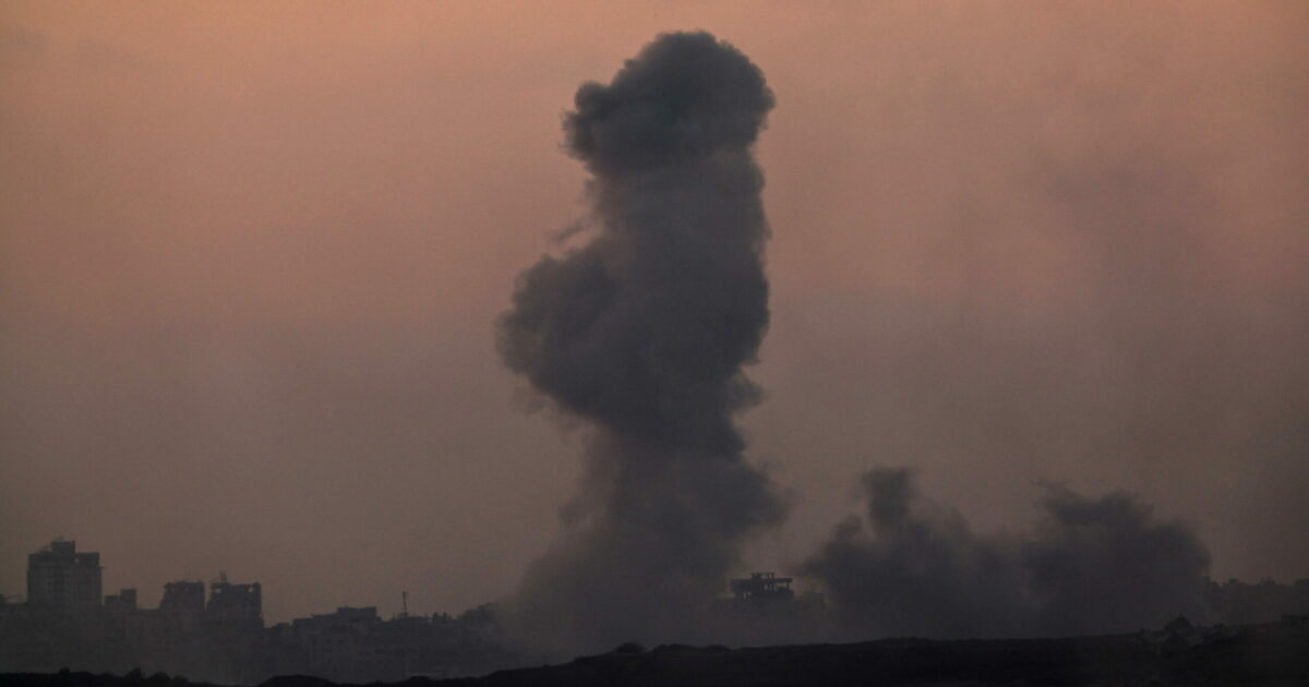 i carri armati israeliani sono entrati a gaza city 232 iniziata l8217operazione di terra almeno 38 morti nei raid notturni