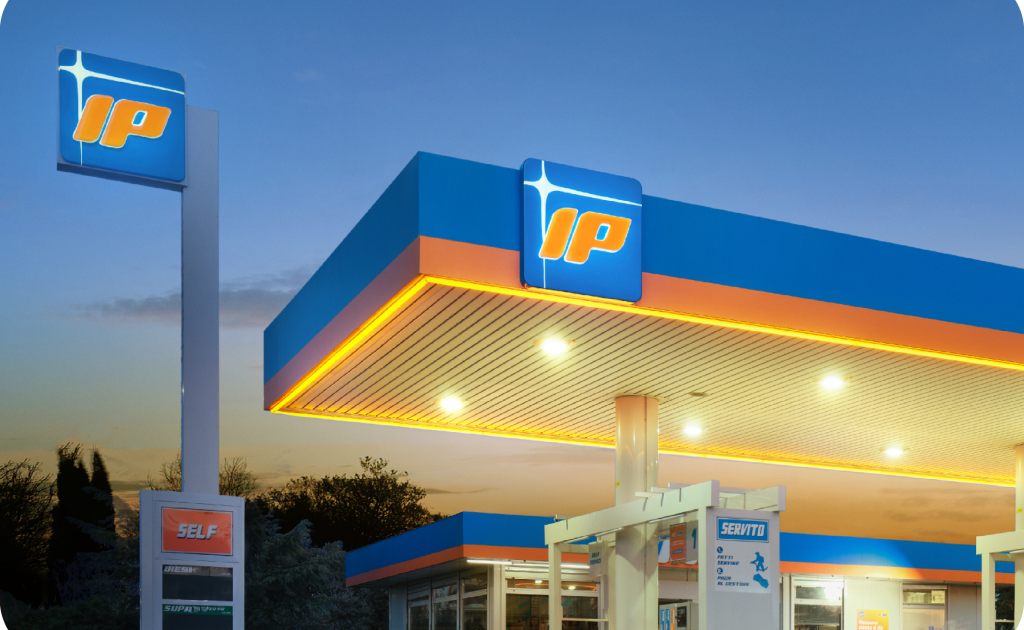 Brachetti Peretti vende i distributori e le raffinerie Ip agli azeri di Socar
