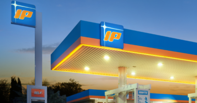 Copertina di Brachetti Peretti vende i distributori e le raffinerie Ip agli azeri di Socar