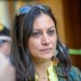 Copertina di Calabria, promesse ai precari alla vigilia delle elezioni: bufera sulla candidata di Occhiuto. Tridico: “È voto di scambio”