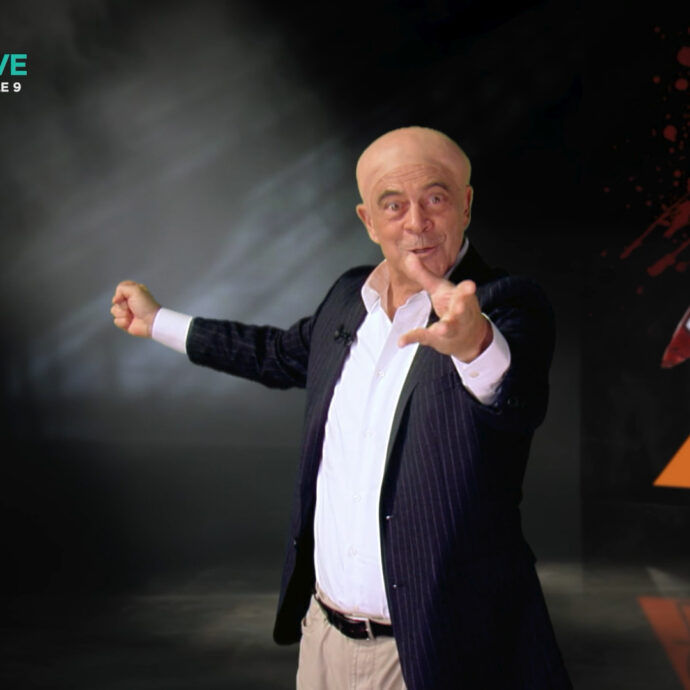 Maurizio Crozza diventa per la prima volta Gianluigi Nuzzi: “Tira più un pelo di vittima o un carro di Miss Italia?”