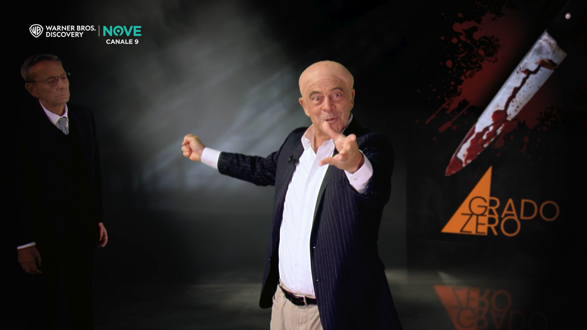 maurizio crozza diventa per la prima volta gianluigi nuzzi tira pi249 un pelo di vittima o un carro di miss italia