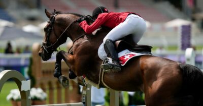 Copertina di Abusi sessuali su allieve minorenni: arrestato il maestro di equitazione