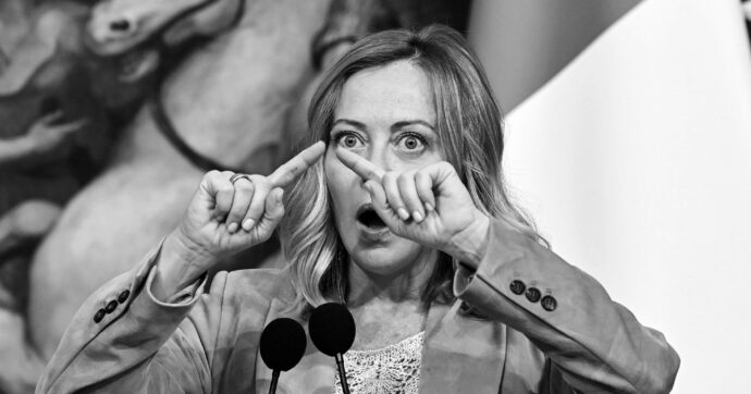 Giorgia Hobbite i cattivi maestri