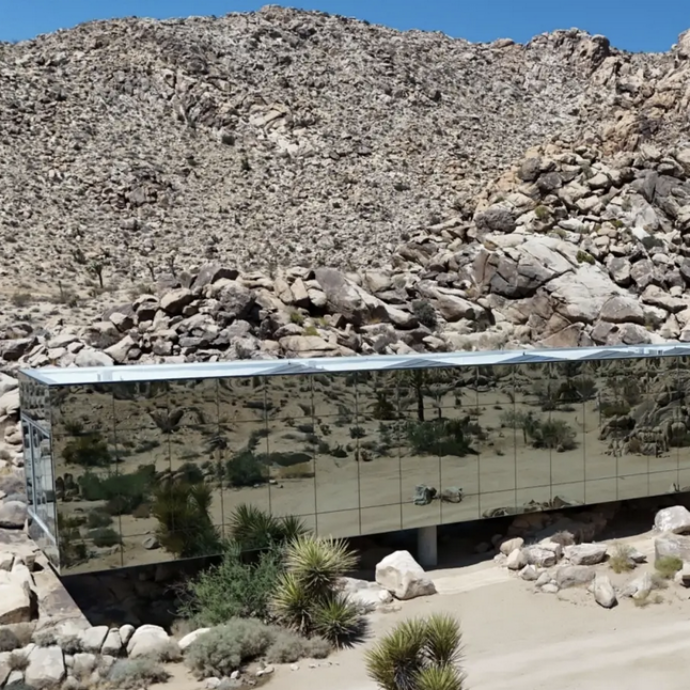 “Ho affittato ‘la casa invisibile’ su Airbnb e quello che sembrava un sogno è diventanto un incubo. Ho pagato 9 mila euro più del previsto”: il video di Sean Davis