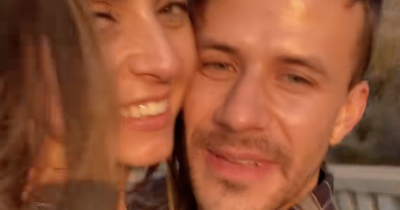 Copertina di “Ero una pazza dipendente dal sesso che amava i rapporti occasionali finché non ho sposato mio marito vergine”: la svolta di Emily Robbie