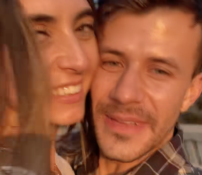 “Ero una pazza dipendente dal sesso che amava i rapporti occasionali finché non ho sposato mio marito vergine”: la svolta di Emily Robbie