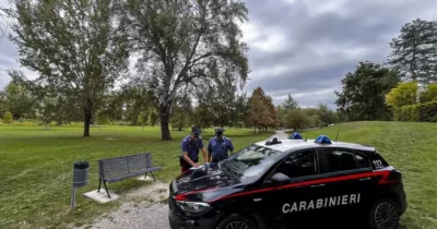 Copertina di Quattordicenne accoltellato al parco nel Bolognese: arrestato un coetaneo per tentato omicidio