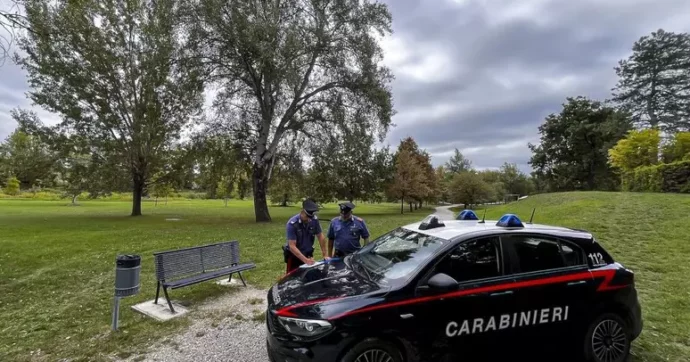 Quattordicenne accoltellato al parco nel Bolognese: arrestato un coetaneo per tentato omicidio