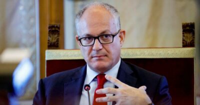 Copertina di Roma, la retromarcia dem: sì alla bandiera palestinese