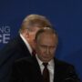 Copertina di Ucraina, Putin: “700mila soldati russi al fronte”. Trump lo accusa: “Mi ha deluso, ma non voglio la Terza guerra mondiale”