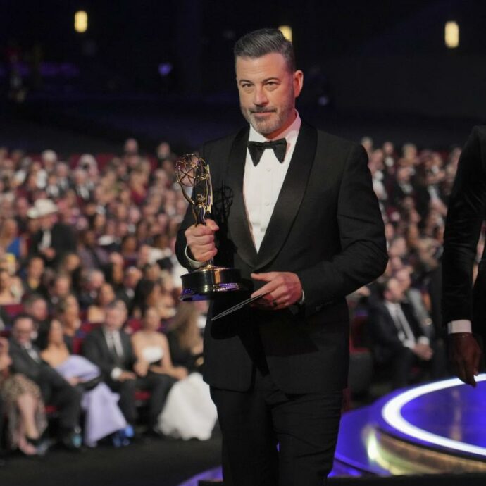 “Piange come un bambino di  4 anni per un pesciolino rosso”: lo show di Jimmy Kimmel sospeso dopo le sue parole su Trump e la morte di Charlie Kirk