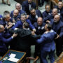 Copertina di Separazione carriere, c’è il terzo via libera: ok della Camera con 243 sì. I ministri applaudono in Aula, bagarre dopo il voto