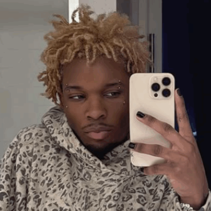 L’odore sospetto e poi la scoperta choc: nel bagagliaio dell’auto del cantante D4vd c’era il cadavere di una 13enne scomparsa un anno fa