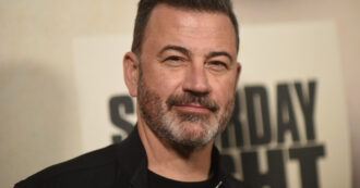 Le tv si inchinano a Trump: la Abc chiude lo show del comico Jimmy Kimmel. La strada buia dei media Usa per adeguarsi alla stretta della Casa Bianca