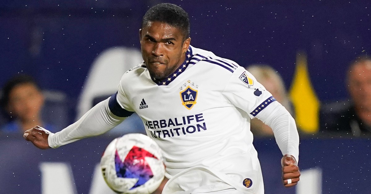 Mandato d’arresto per Douglas Costa: il Sidney Fc risolve il contratto. Cosa è successo all’esterno brasiliano