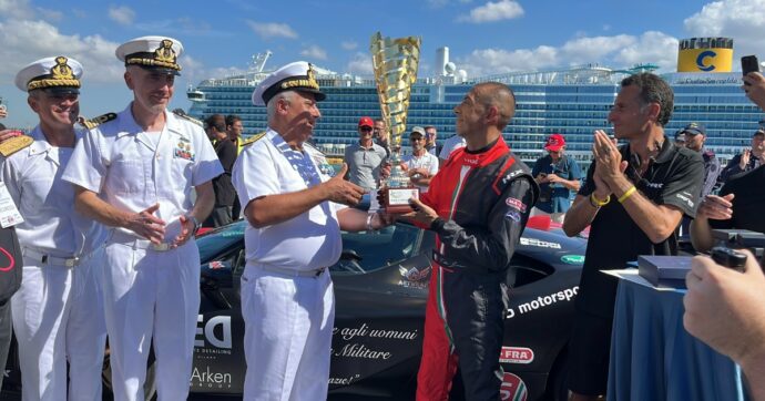 Fabio Barone firma il settimo Guinness World Record: 164 km/h a bordo di Nave Trieste