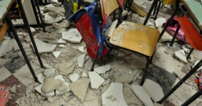 Copertina di Edifici scolastici: 71 crolli in 1 anno, rischio amianto