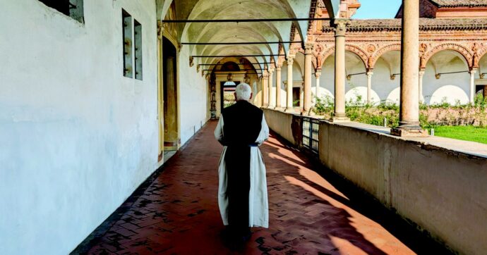 “Alla Certosa siamo sei frati e pure anziani. Andiamo via”