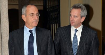 Copertina di In Mediobanca è arrivato il giorno delle dimissioni, Palenzona: “Cade l’impero romano”. Ma resta la partita delle Generali