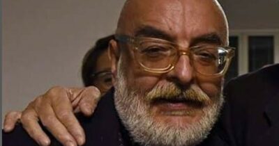 Copertina di Fotografo muore in ospedale a Milano dopo arresto cardiaco, indagini per omicidio: aveva lividi sul collo