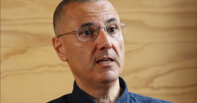 Copertina di “Armi e affari con Israele, così l’Italia è complice del genocidio a Gaza”: intervista all’attivista palestinese Omar Barghouti