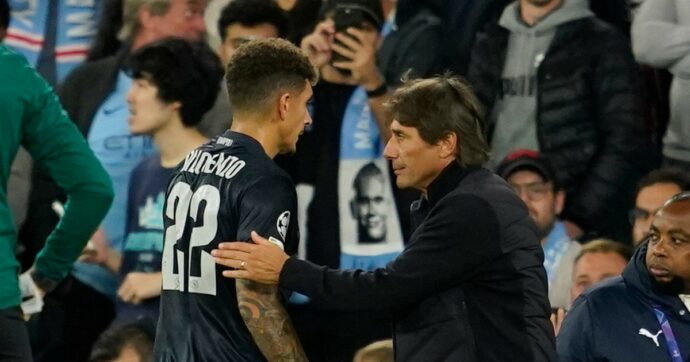 L’ingenuità di Di Lorenzo, il cambio (sbagliato) di Conte, la mentalità da big: il Napoli in Champions è solo rimandato