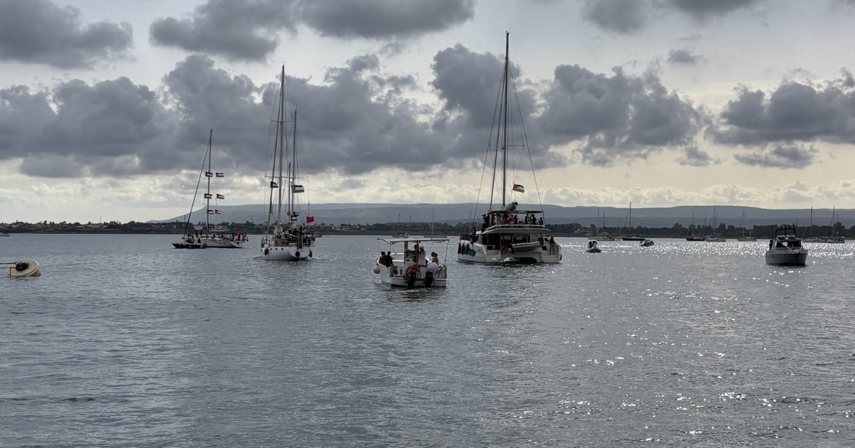 Flotilla, la vita sospesa in attesa della partenza e l’aiuto dei pescatori e dei ragazzi di Porto Palo