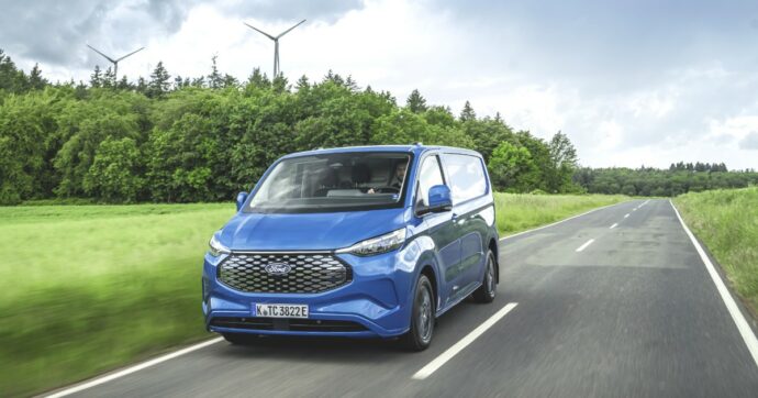 Ford E-Transit Custom, produttività elettrica e autonomia record per un lavoro senza limiti
