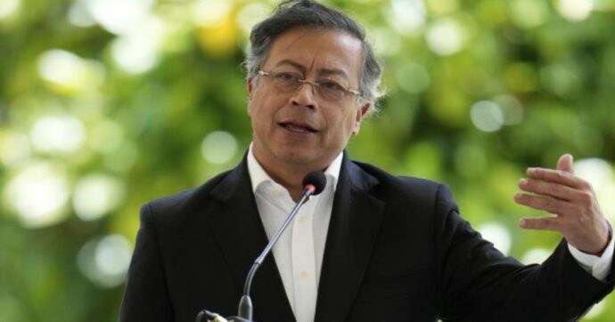 Trump attacca anche Bogotà sulla lotta al narcotraffico. Il presidente Petro reagisce: “No alle minacce. Qui la aspetto, se vuole”